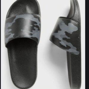 Banana Republic Pool Slides Camo